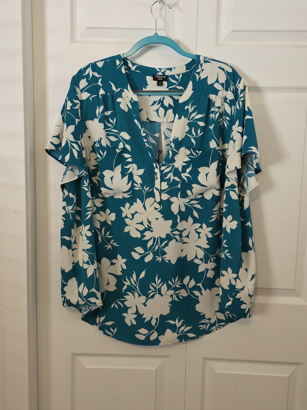 Torrid Teal & Ivory Floral V-Neck Ruffle Sleeve Blouse